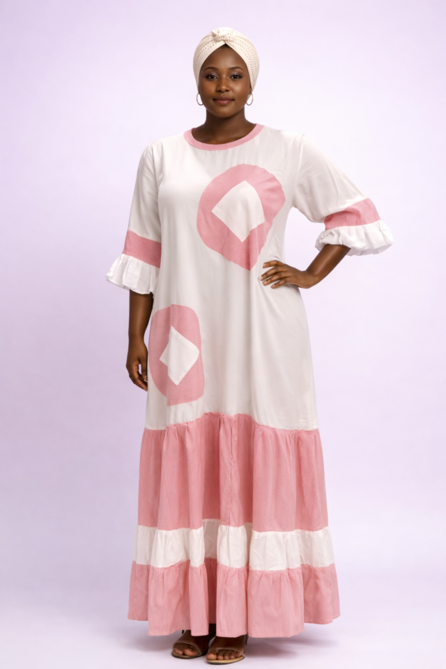 Robe Douceur Teranga – Blanc & Rose Élégance